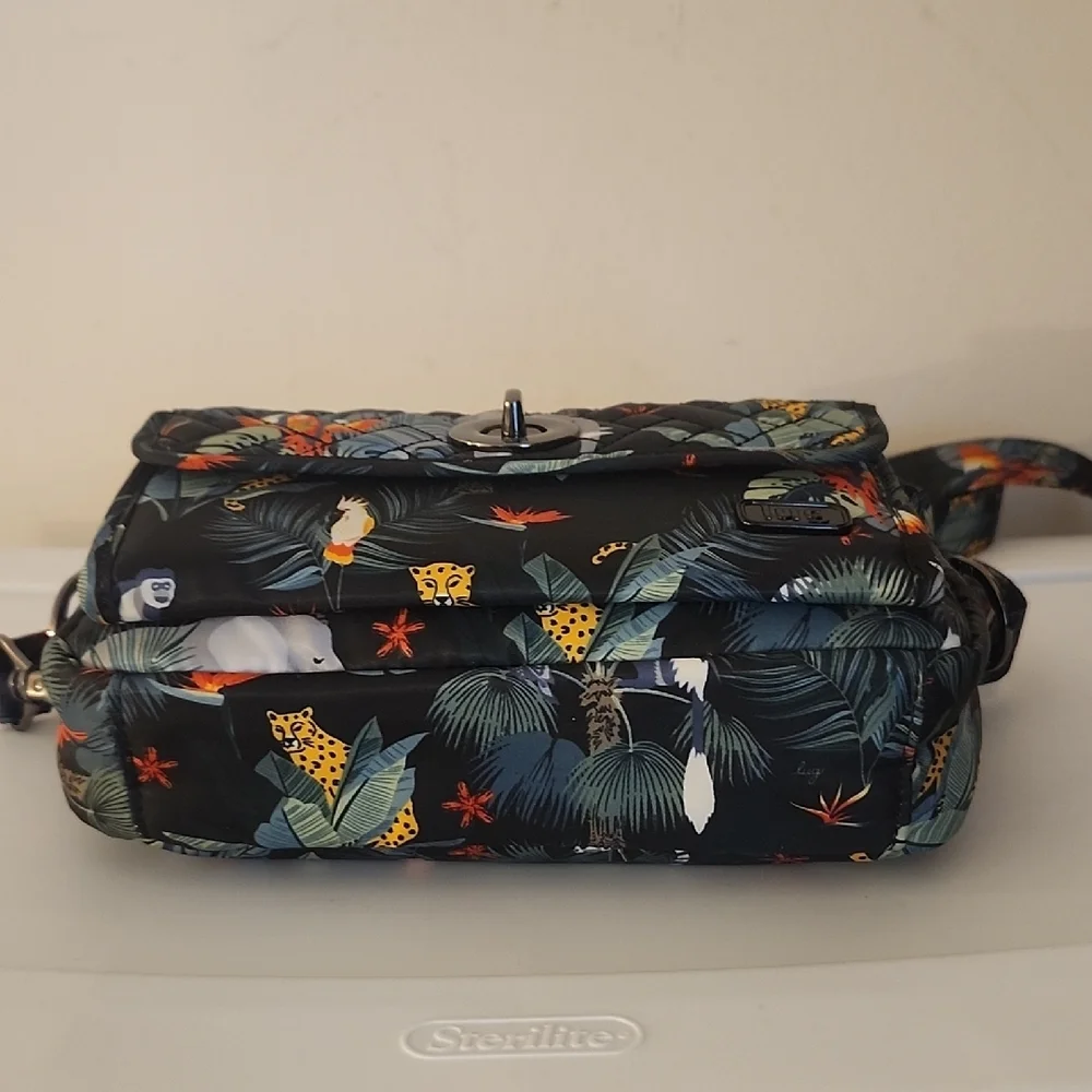 lug switch crossbody
